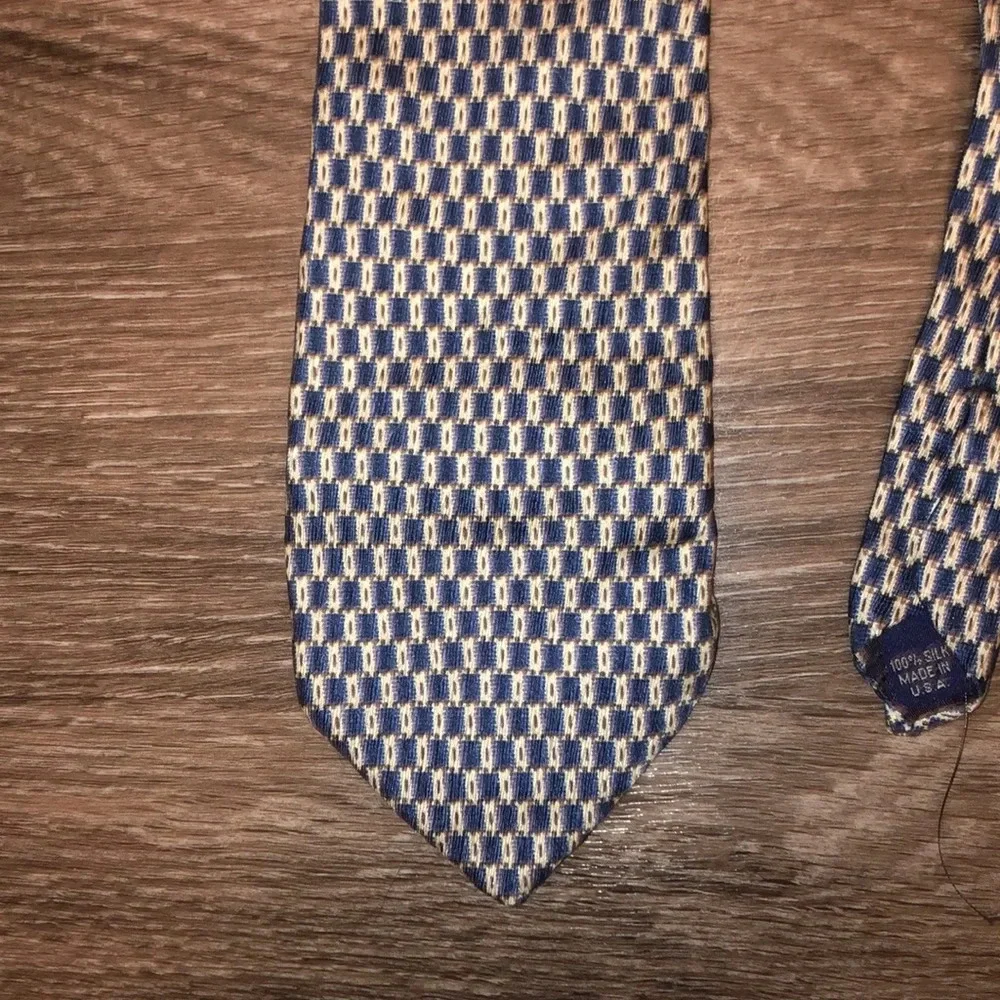 Structure Tie